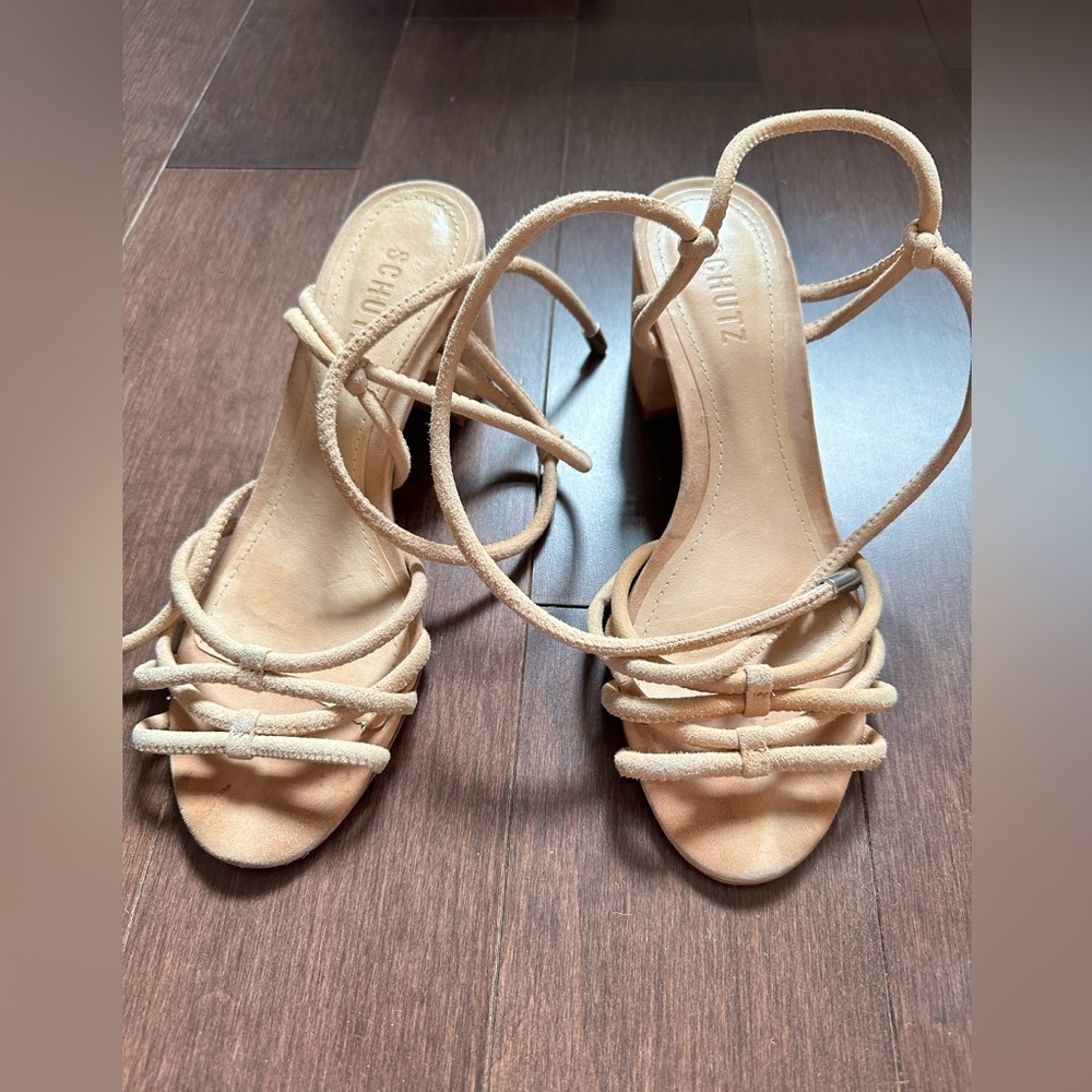 Schultz mid block heeled suede sandal with strappy lace up in size 8 Blush color